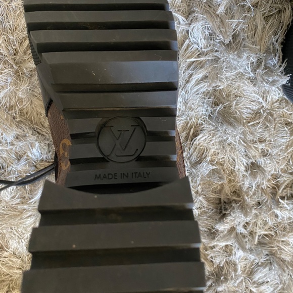 Louis Vuitton Laureate Platform Desert Boot - Picture 5 of 7